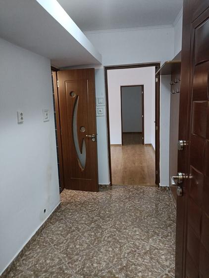 Apartament cu 2 camere semidecomandat în George Enescu