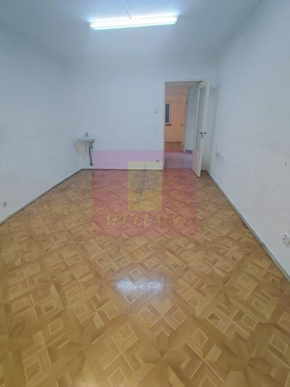 Apartament cu 2 camere decomandat în Bucur Obor