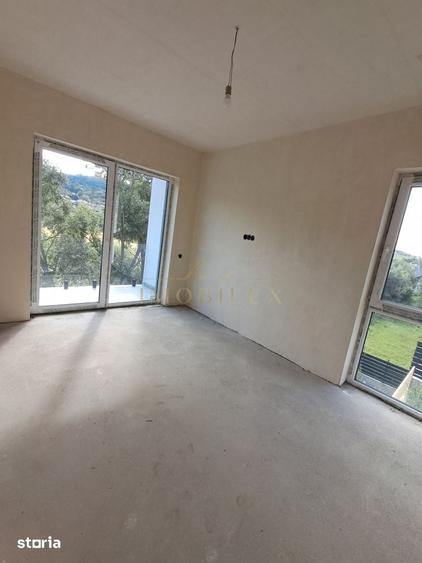 Casă cu 5 camere cu Teren 600 Mp în Vasilați