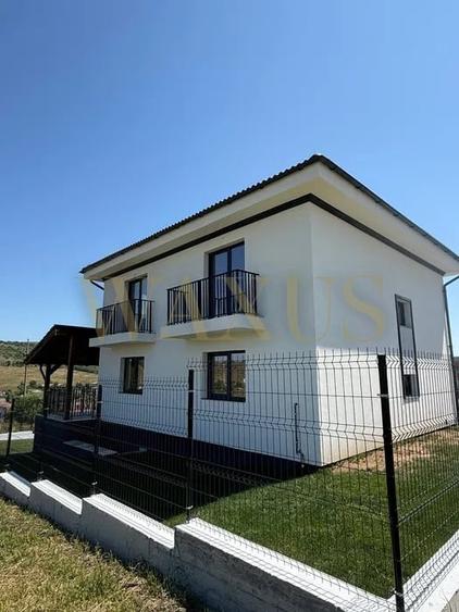 Casă individuală cu 4 camere cu Canalizare în Chinteni