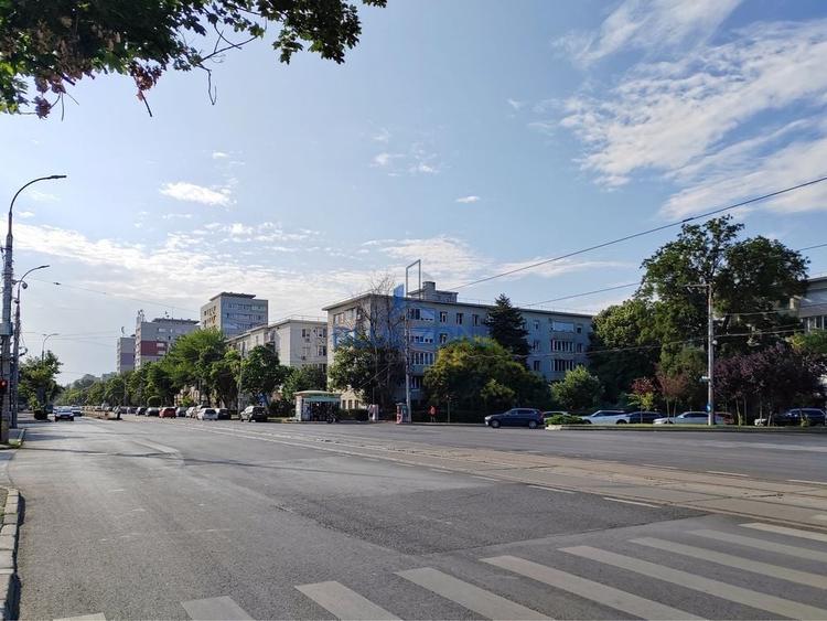 Apartament cu 3 camere semidecomandat, mobilat în Domenii