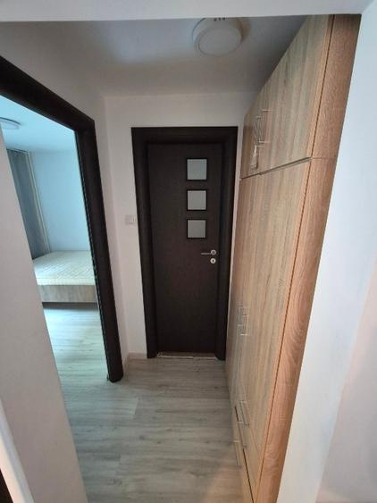 Apartament cu 2 camere semidecomandat, mobilat în Pantelimon