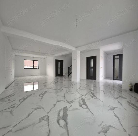 Casă cu 3 camere cu Teren 320 Mp în Central