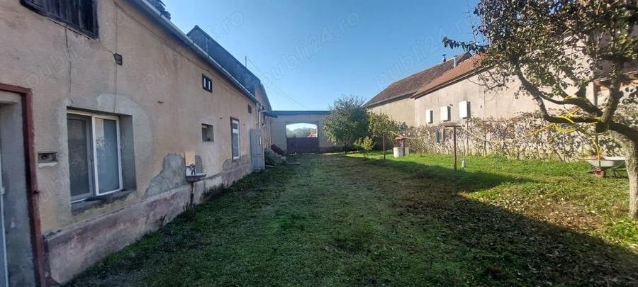 Casă cu 5 camere cu Teren 2500 Mp în Bod