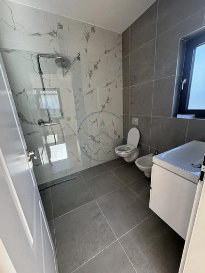 Casă cu 3 camere cu Canalizare în Unirea