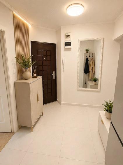 Apartament cu 3 camere decomandat în Titan