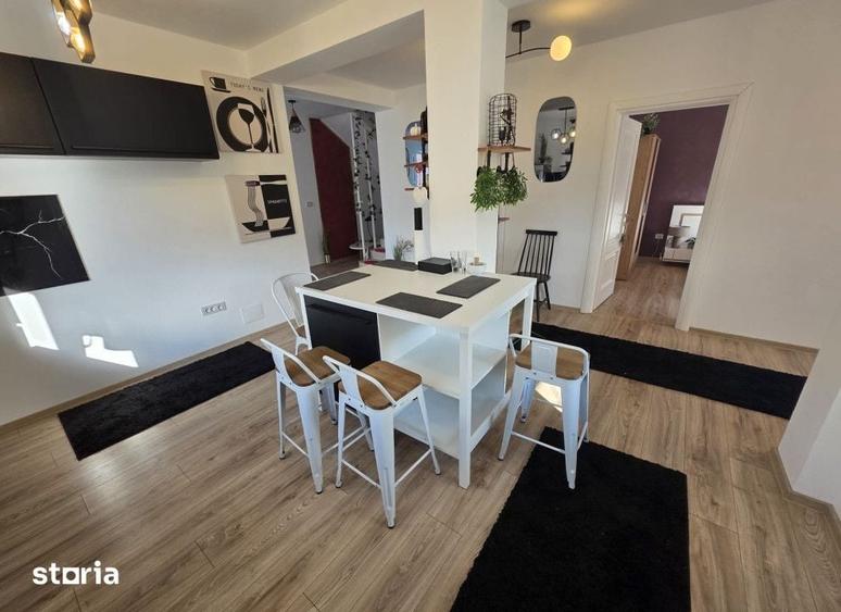 Casă cu 5 camere cu Teren 700 Mp în Valea Lupului