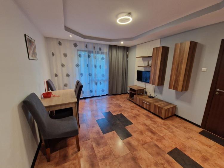 Apartament cu 3 camere semidecomandat în Miroslava
