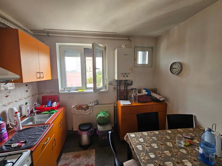 Apartament cu 2 camere semidecomandat în Complex Studențesc