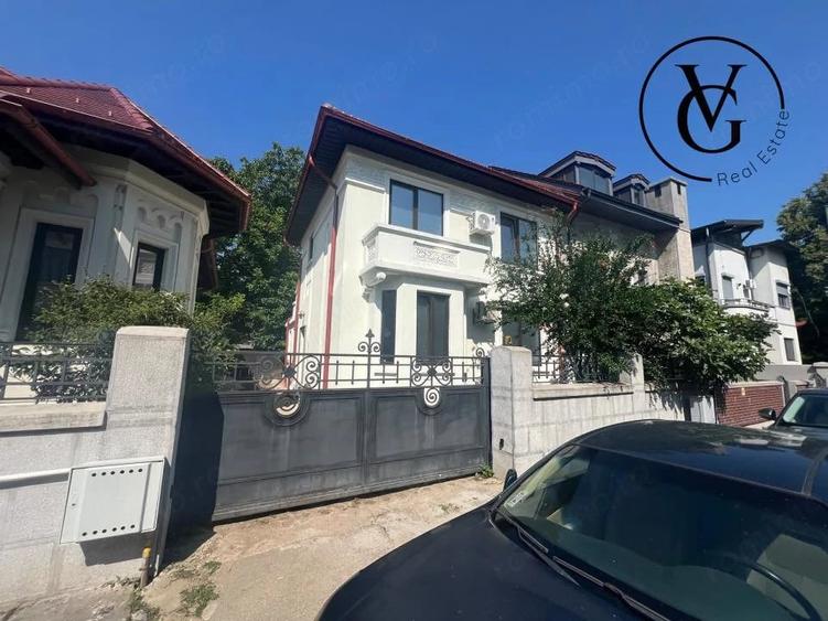 Casă cu 9 camere cu Teren 450 Mp în Dorobanți