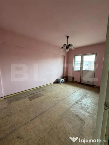 Apartament cu 3 camere decomandat în Turda