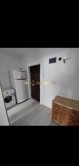 Garsonieră decomandată, mobilată în Metalurgiei
