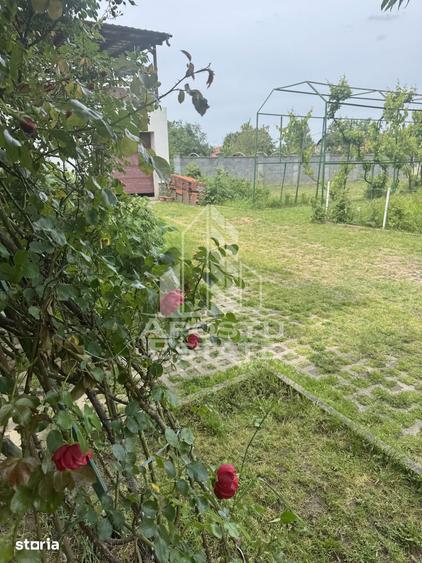 Casă cu 7 camere cu Teren 1752 Mp în Ghiroda