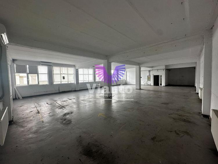 Birou, de 385 mp, în Central