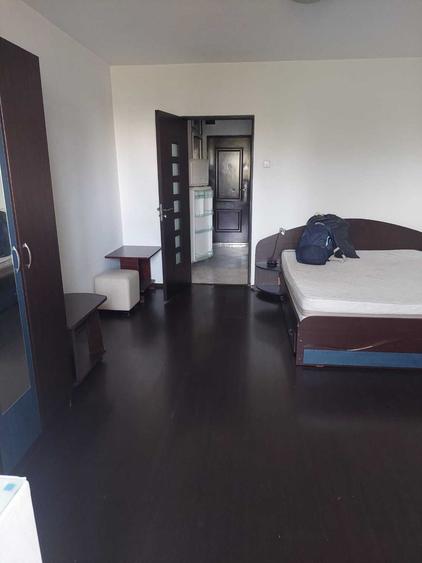 Garsonieră decomandată în Costin Georgian