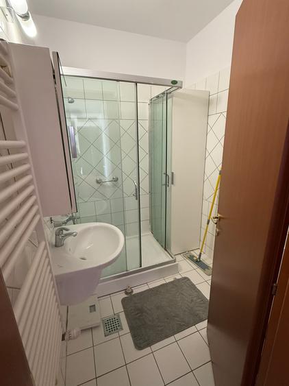 Apartament cu 2 camere semidecomandat în Barbu Văcărescu