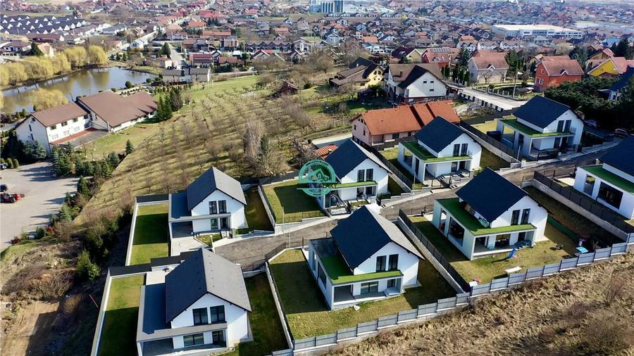 Casă individuală cu 4 camere cu Canalizare în Sâncraiu de Mureș