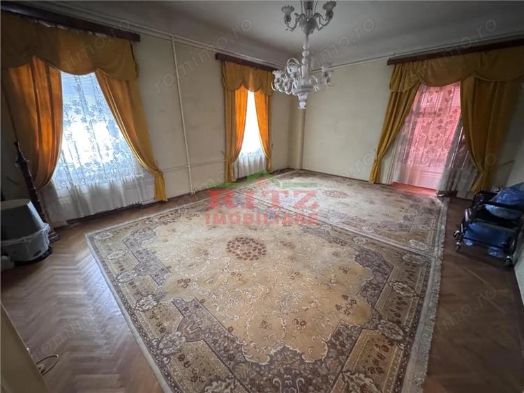 Casă cu 2 camere cu Teren 938 Mp în Sud