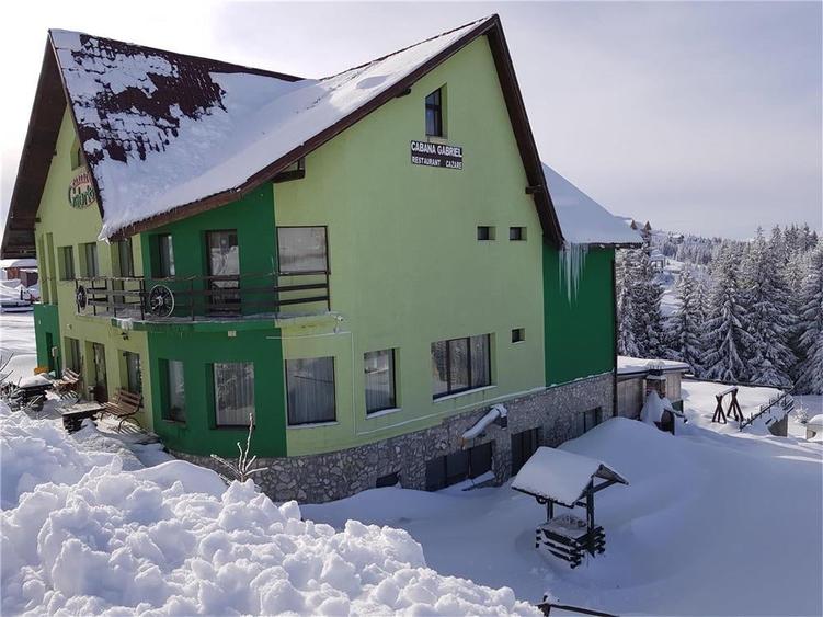 Spațiu comercial, de 900 mp, în Rânca