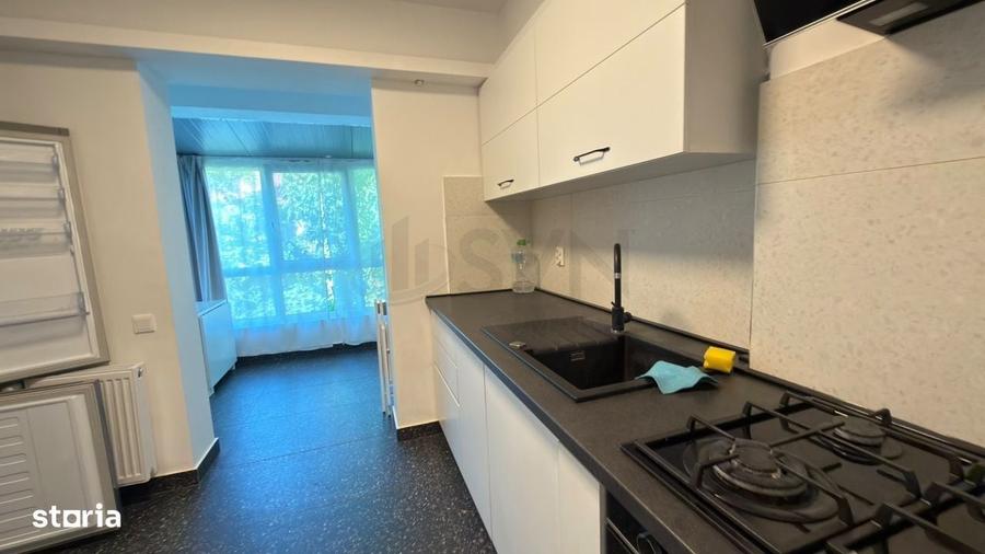 Apartament cu 3 camere semidecomandat în Primăverii