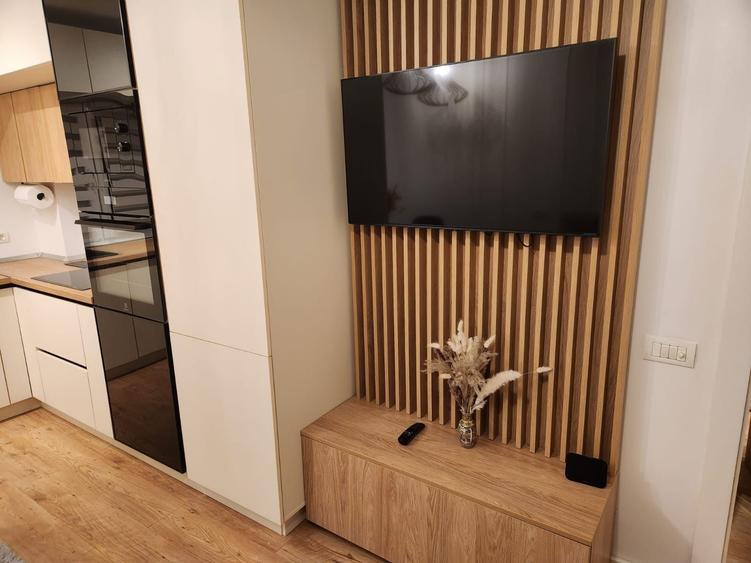 Apartament cu 3 camere decomandat în Noua