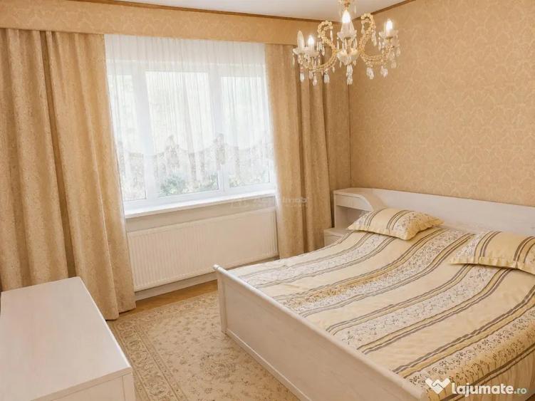 Casă cu 7 camere cu Teren 1200 Mp în Ferneziu