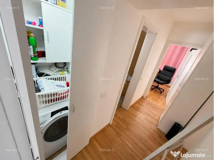 Apartament cu 4 camere semidecomandat în Tractorul