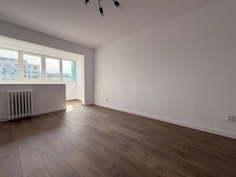 Apartament cu 3 camere decomandat în Titulescu