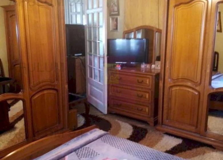 Apartament cu 6 camere decomandat în Plevnei