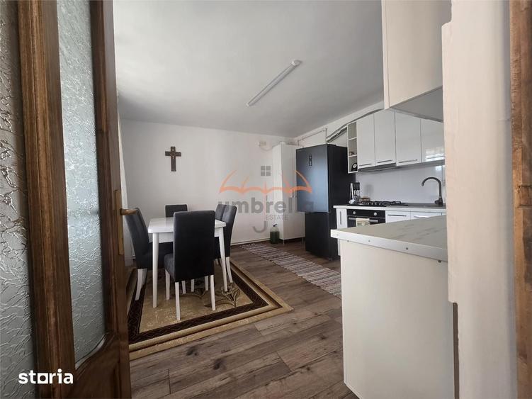 Casă cu 6 camere cu Teren 2424 Mp în Iclod