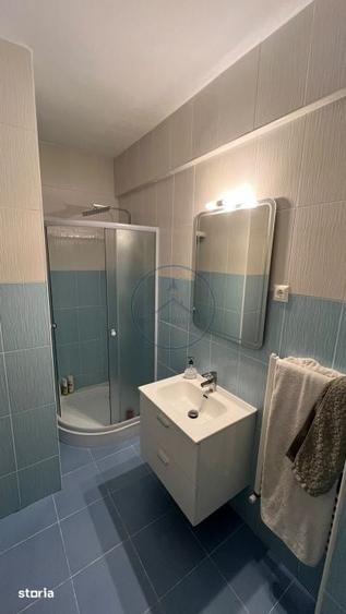 Apartament cu 3 camere în Independenței