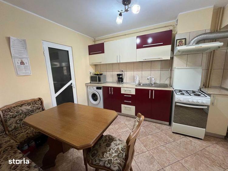 Apartament cu 2 camere decomandat în Micro 20