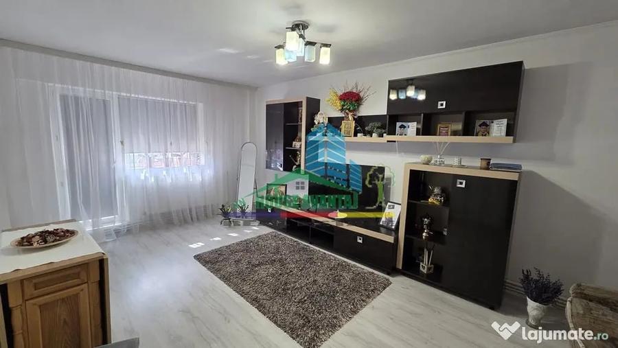 Apartament cu 3 camere decomandat în Brăilei