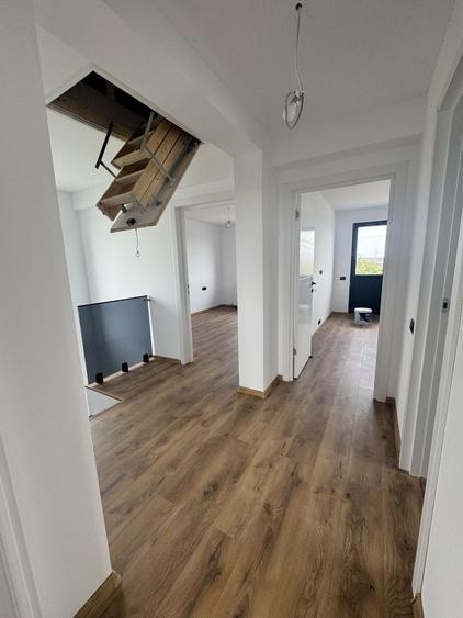 Casă cu 4 camere în Berceni