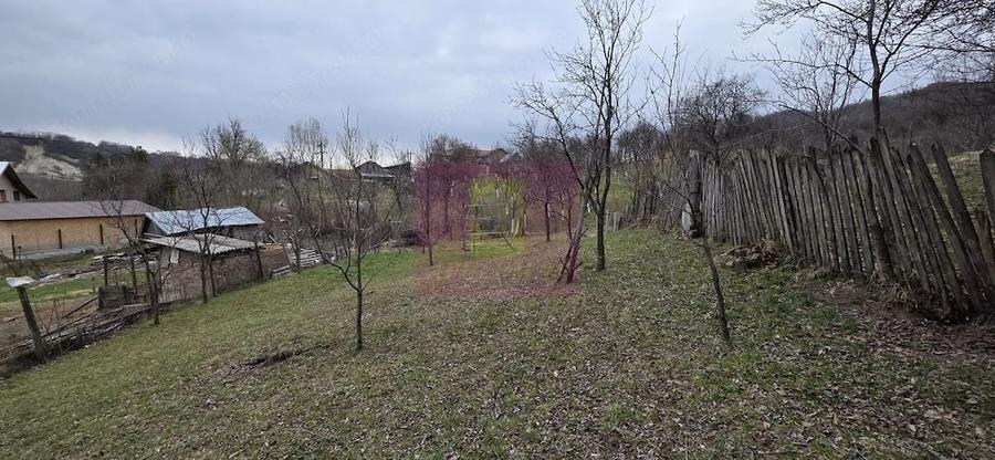 Teren de 800 mp, în Lunca Mare