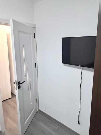 Apartament cu 2 camere semidecomandat în Berceni