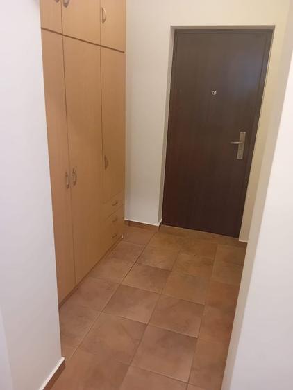 Garsonieră decomandată în Iris
