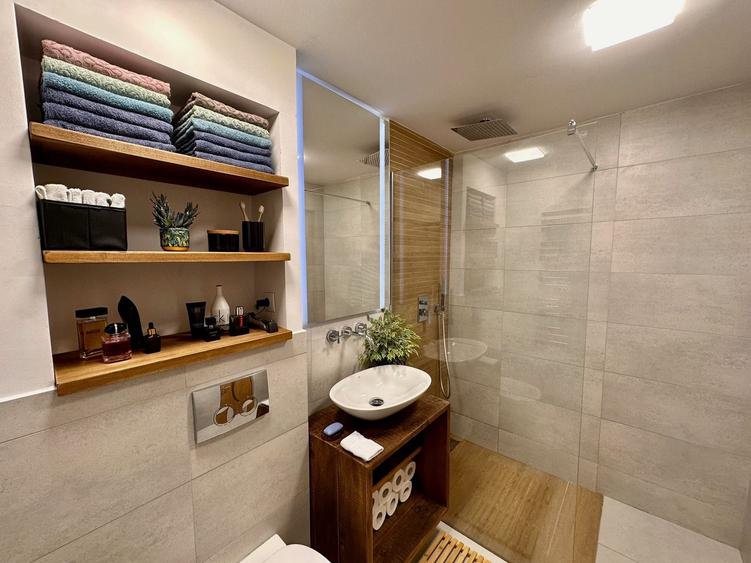 Apartament cu 2 camere decomandat în Micro 17