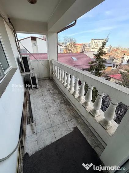 Casă cu 10 camere cu Teren 250 Mp în Libertății