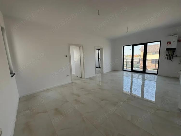 Apartament cu 3 camere semidecomandat în Moșnița Nouă