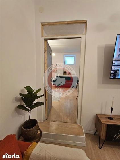 Apartament cu 4 camere decomandat în Romană