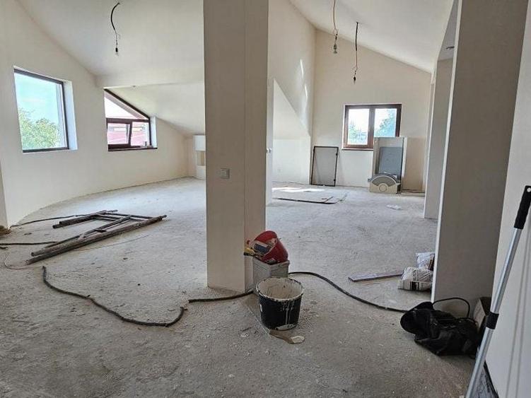 Casă individuală cu 6 camere cu Piscina în Glina