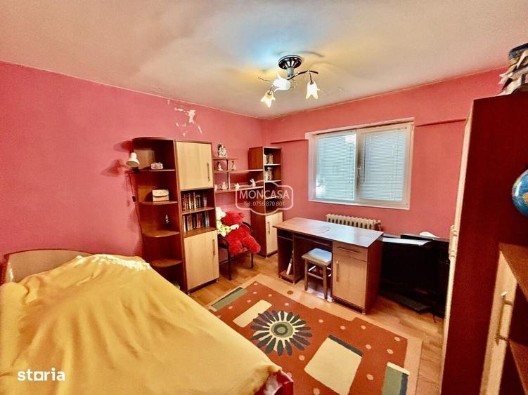 Apartament cu 4 camere decomandat în Central