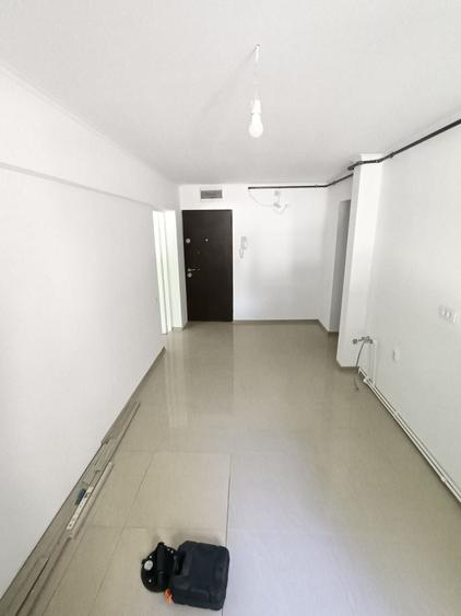 Apartament si spatiu comercial - 3