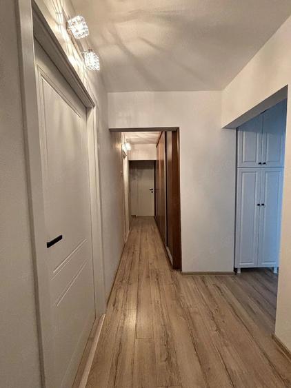 Apartament cu 5 camere decomandat în Central