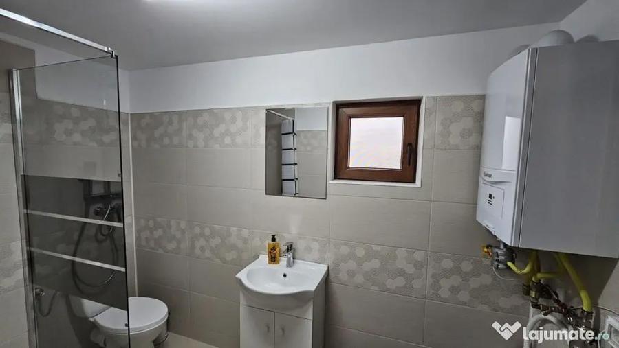 Casă cu 3 camere cu Teren 1720 Mp în Băicoi