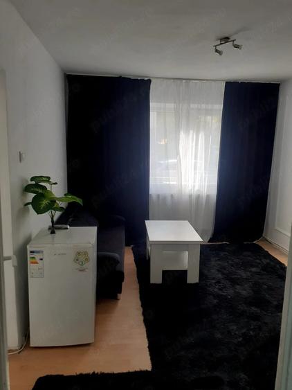 Garsonieră decomandată în Central