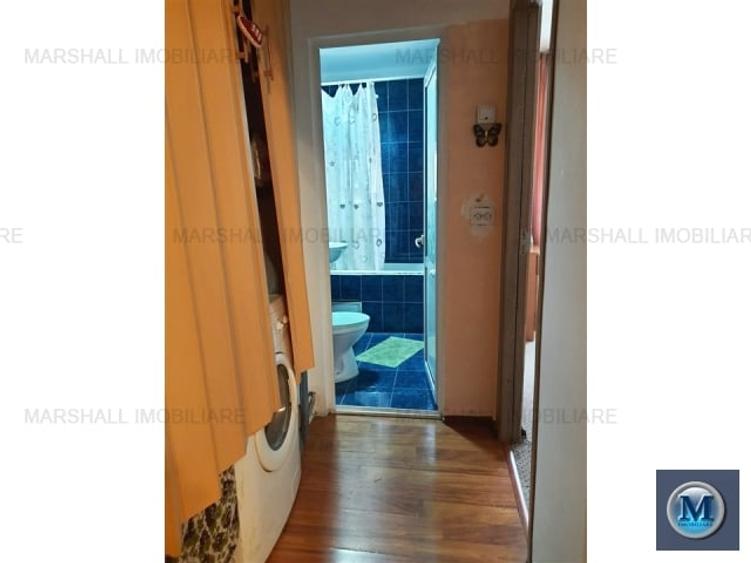 Apartament cu 3 camere semidecomandat în Cina