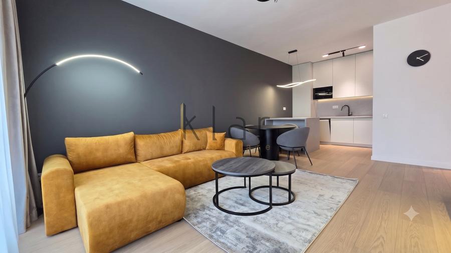 Apartament cu 2 camere semidecomandat, mobilat în Central