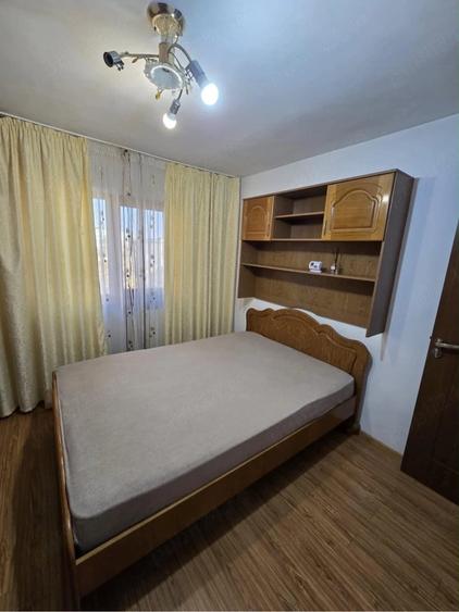Apartament cu 2 camere decomandat în Broșteni